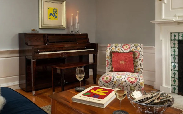 Waldo Emerson Inn