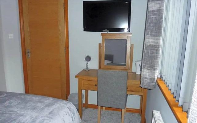 Inverness. Private double room with en suite. Room only.
