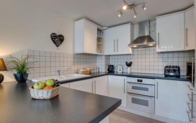 Apartment Headlong