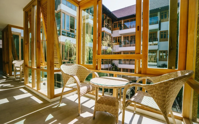 Moon Dragon Hotel