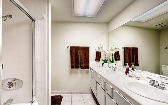 888 Convention Center 3 BEDROOM 2 BATH Condos