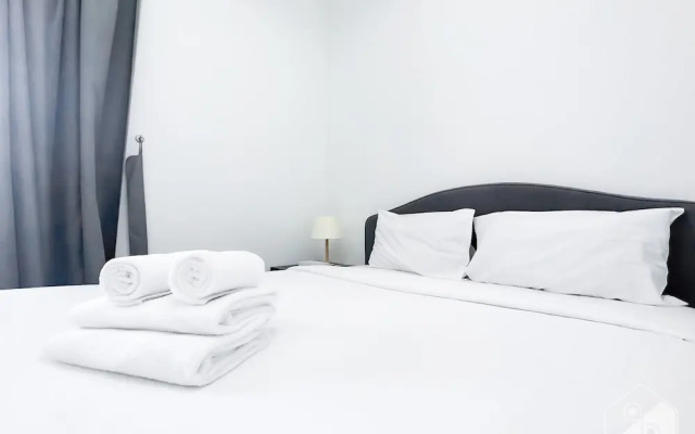 Spacious Studio With Balcony in AL Majan