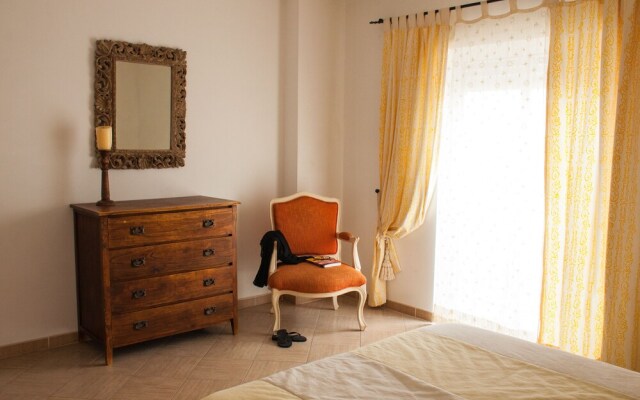 Filipas Apartment by Algarkasa
