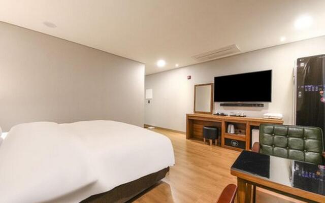 Anyang CNC Hotel