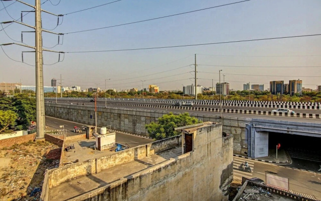 The Rosewood Hotel by OYO Rooms