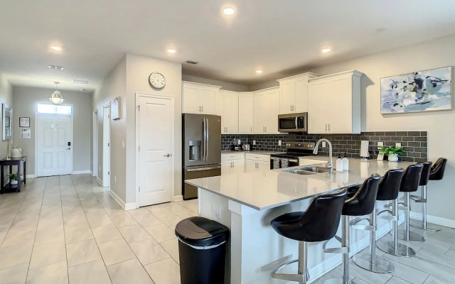 Family Villa Themed Rooms Near Disney