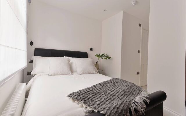 New Stylish Duplex Premium Safe Area Notting Hill