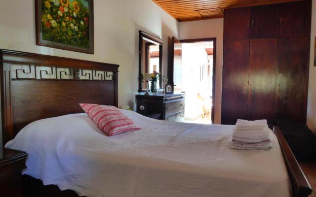 Lola's Cottage & Garden