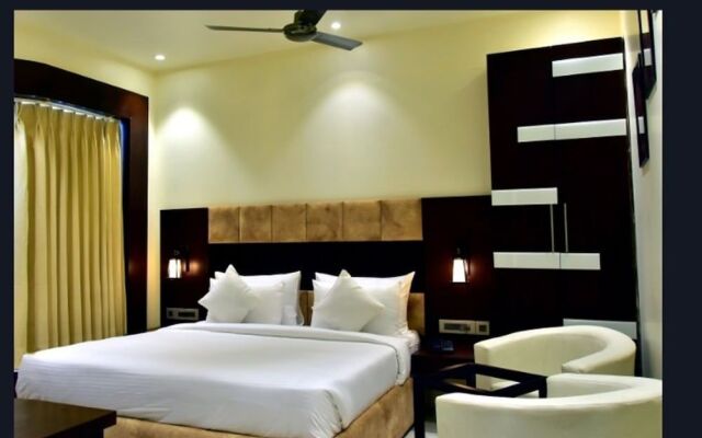 Hotel Pearl Inn