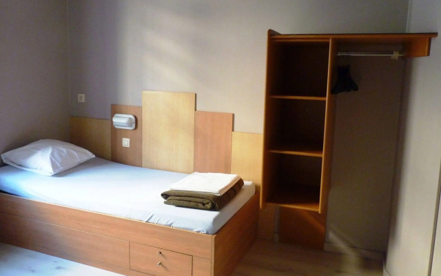 Sleep Well Youth Hostel