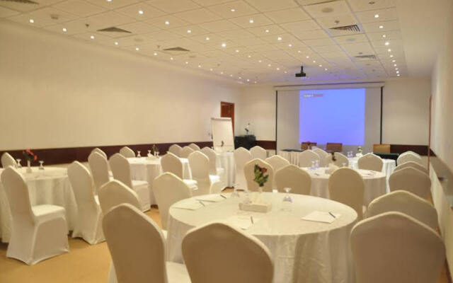 Reef Al Malaz Hotel International (Formerly Tulip Inn Al Reef)