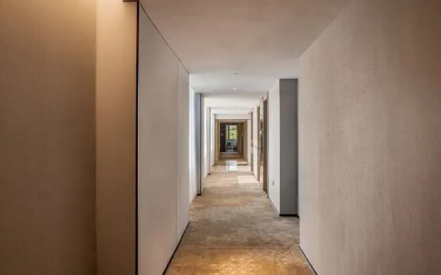 Praise hotel