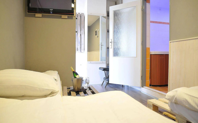 Hostel - With Private Entrance