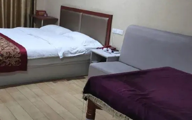 Qianchunchen Business Hotel