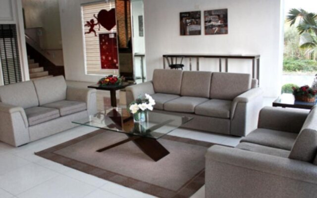 Casablanca Suites Near Airport