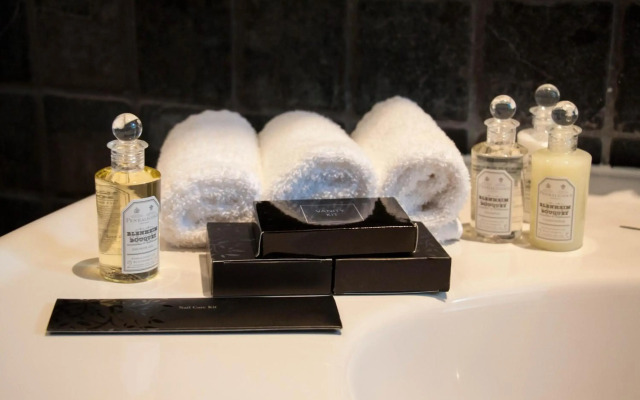 The Gore London – Starhotels Collezione