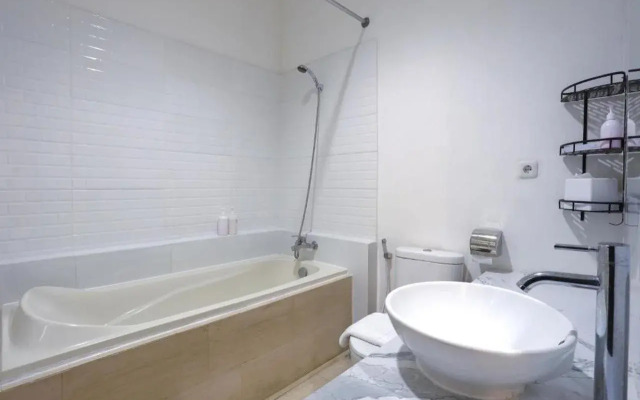 Jambuluwuk Heritage Menteng Suites