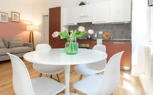 JOIVY Lotto Square Apartment 2
