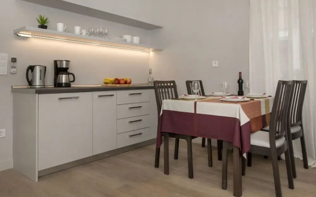 Sophisticated Apartment in Syntagma by GHH