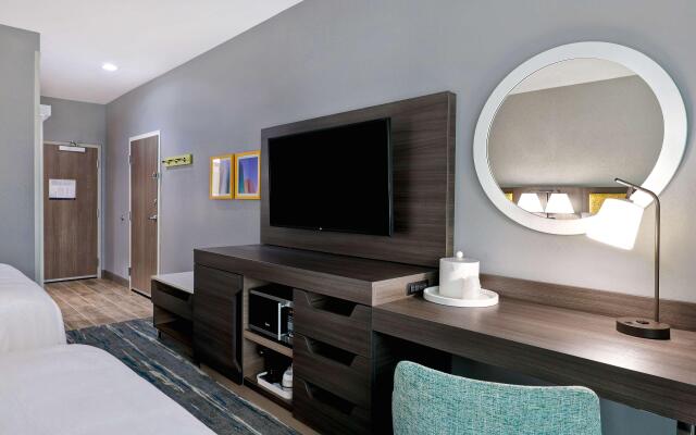 Hampton Inn & Suites Houston East Beltway 8