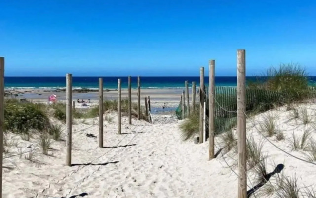 Luna Beach - Luxury Carbis Bay Apartment + Parking
