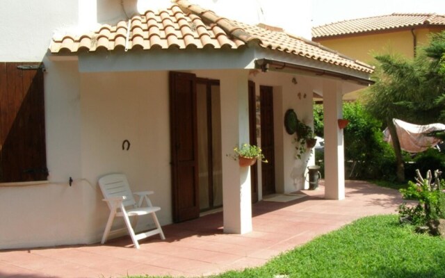 Apartment With one Bedroom in Capoterra, With Wonderful Mountain View,