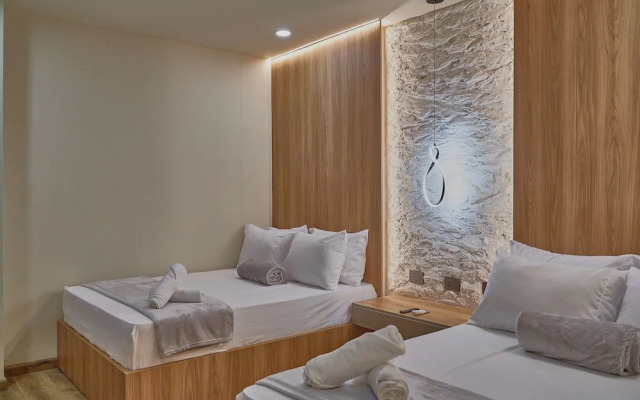 One Apartments Lleras