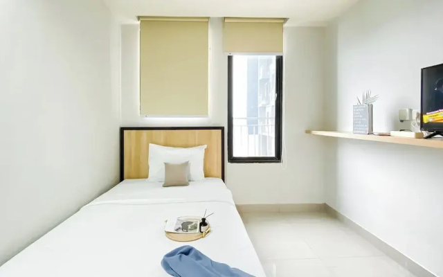 Nice And Comfy Studio At Evenciio Margonda Apartment