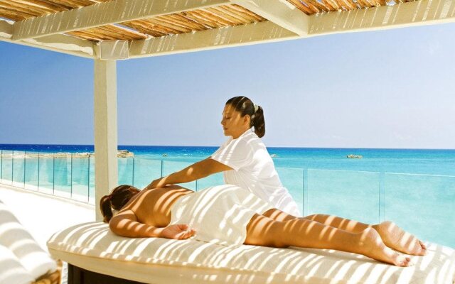 Krystal Grand Cancun