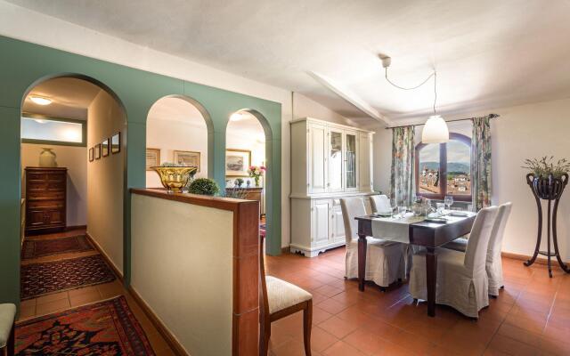 Casa Baino in Lucca With 2 Bedrooms and 1 Bathrooms