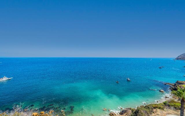 Lux Oceanfront Villa with breathtaking views