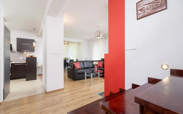 Czarnochowice House by Renters