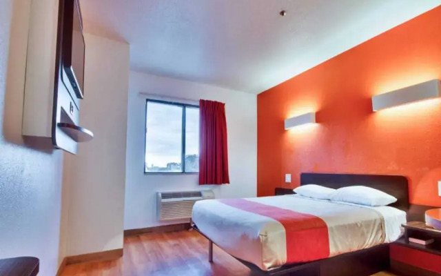Motel 6 Dallas, TX - Fair Park