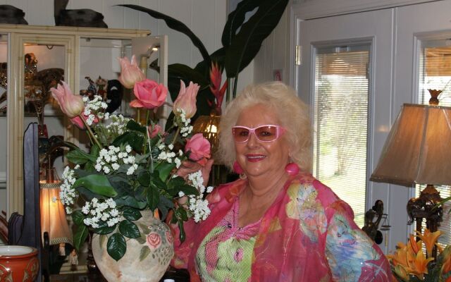 The White House on Freedom Way