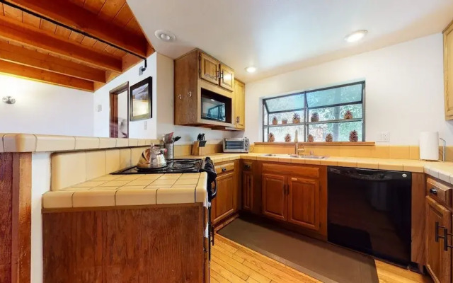 Snowflower 20 Pet-Friendly, Spacious Corner Unit With Great Complex Amenities by RedAwning