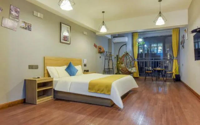 Ouranjian River-view Hotel