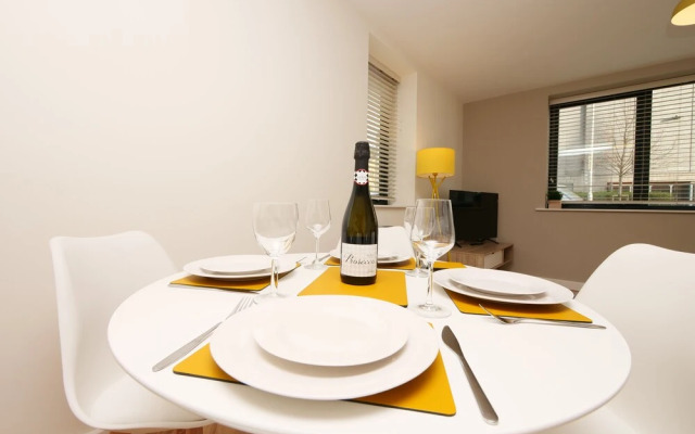 Modern Spacious 2 Bedroom Apartment
