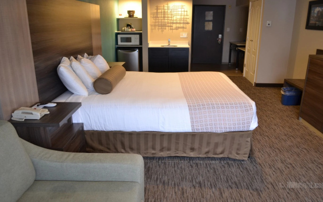 Yosemite Southgate Hotel & Suites