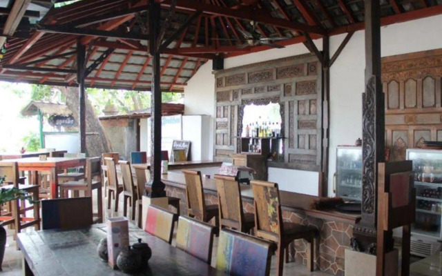 Gazebo Beach Hotel