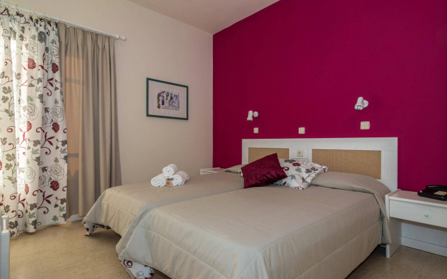 Manolis Apartments