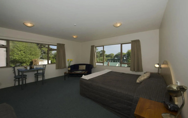 Lake Point Motel
