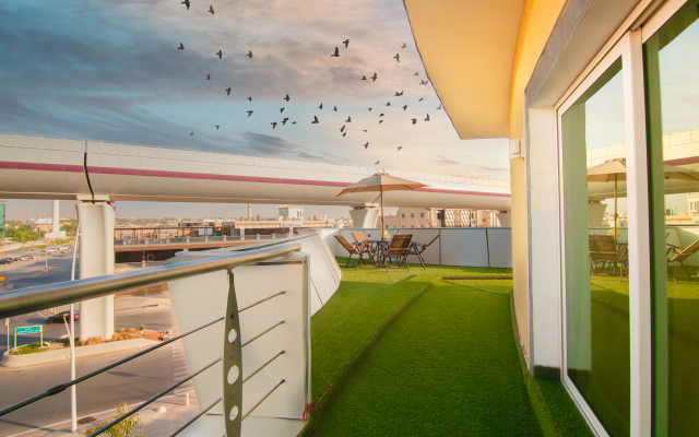 Golden Ship Hotel