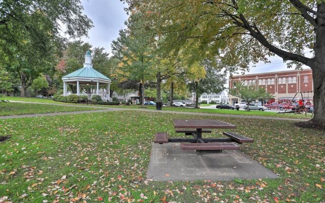 Pet-friendly Home - 1/2 Mi to Downtown Willoughby!