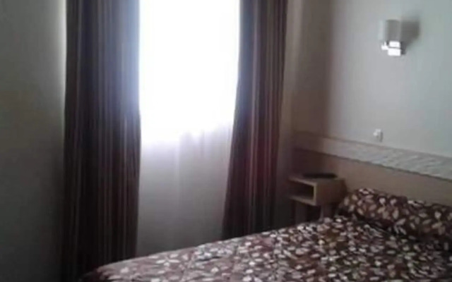 Hipotel Lilas Gambetta