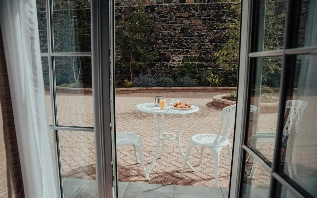 Dunadry Hotel and Gardens