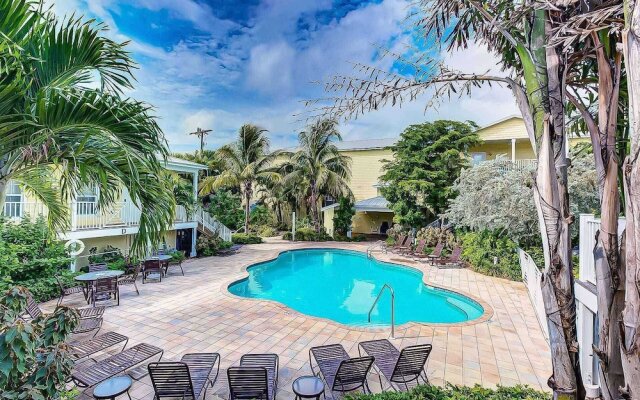 Beach Club Modern Condo C Bldg