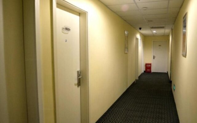 Hanting Express Taian Railway Station