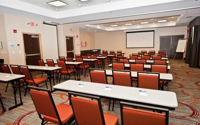 Holiday Inn Express & Suites Columbus - Easton Area, an IHG Hotel