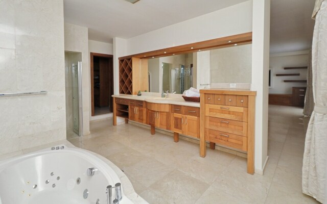 Armon Eilat