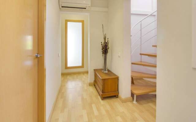 Fabulous 2 Bed with terrace close to Plaza España
